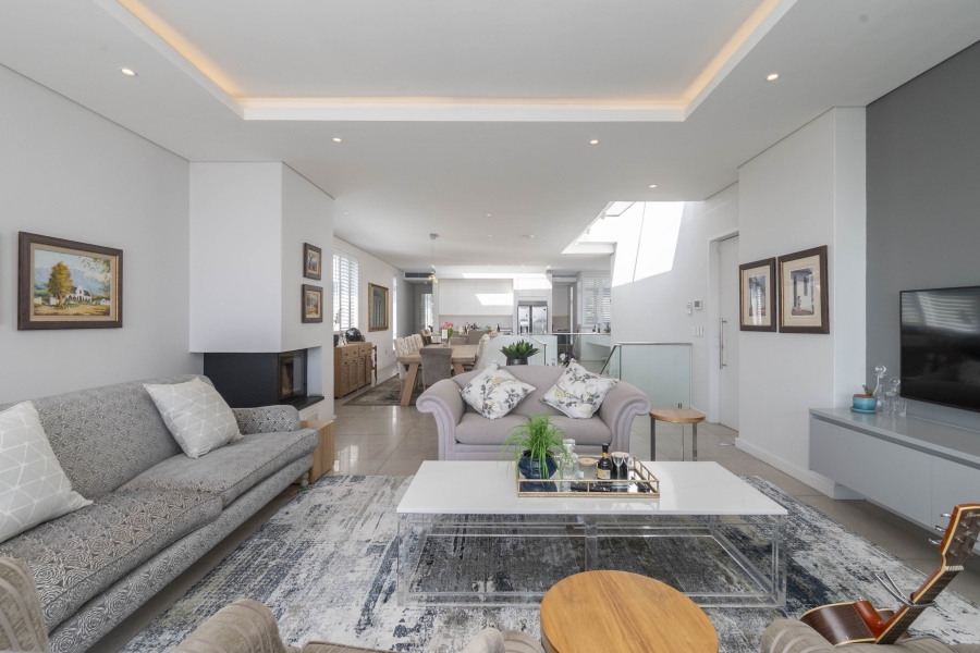 To Let 4 Bedroom Property for Rent in Camps Bay Western Cape